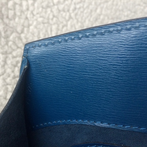 Louis Vuitton Vintage Toledo Blue Epi Leather Cluny Shoulder Bag - Picture 14 of 16